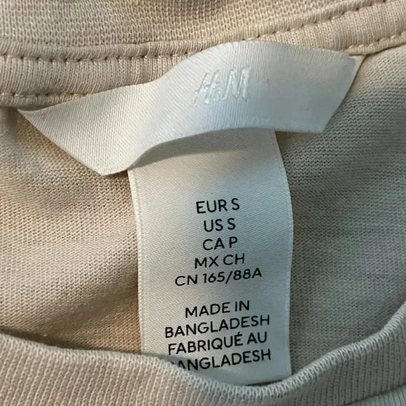 H&M "Le Grand Musee Des Fleurs &Visit Plantes Paris" Short Sleeve Crop Tee - Picture 9 of 9